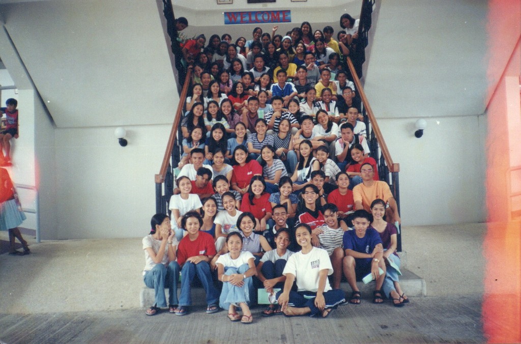 Sci Hi Batch 2001 group portrait on the stairs